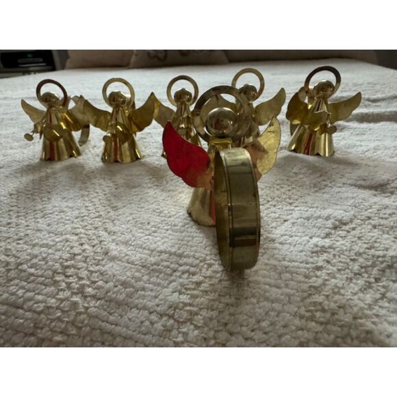 Vintage Christmas Brass Angel with Horn Napkin Holders, set of 6. - Picture 3 of 5